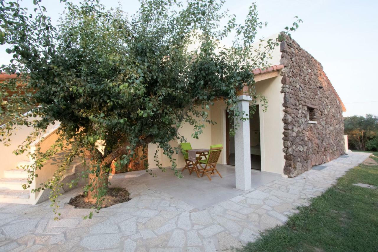 Su Suberju Hotel San Teodoro  Exterior photo